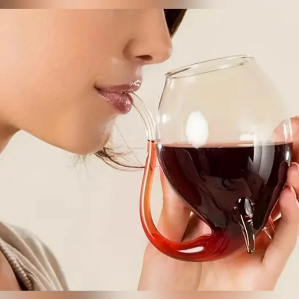 - HOST PICK: Vampire Straw Wine glass - Transparent